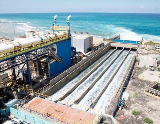 المغرب يعزز مشاريع تحلية مياه البحر لبلوغ 1,7 مليار متر مكعب في أفق 2030