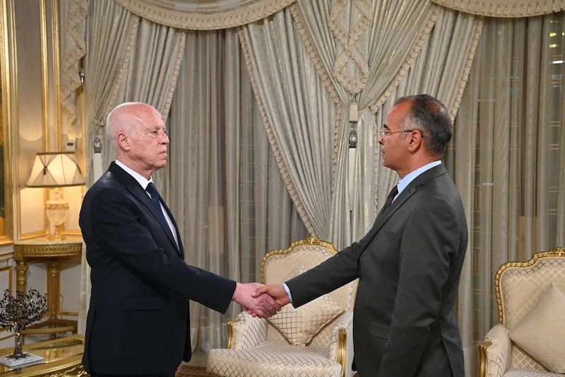 قيس سعيّد يقيل رئيس الحكومة التونسية