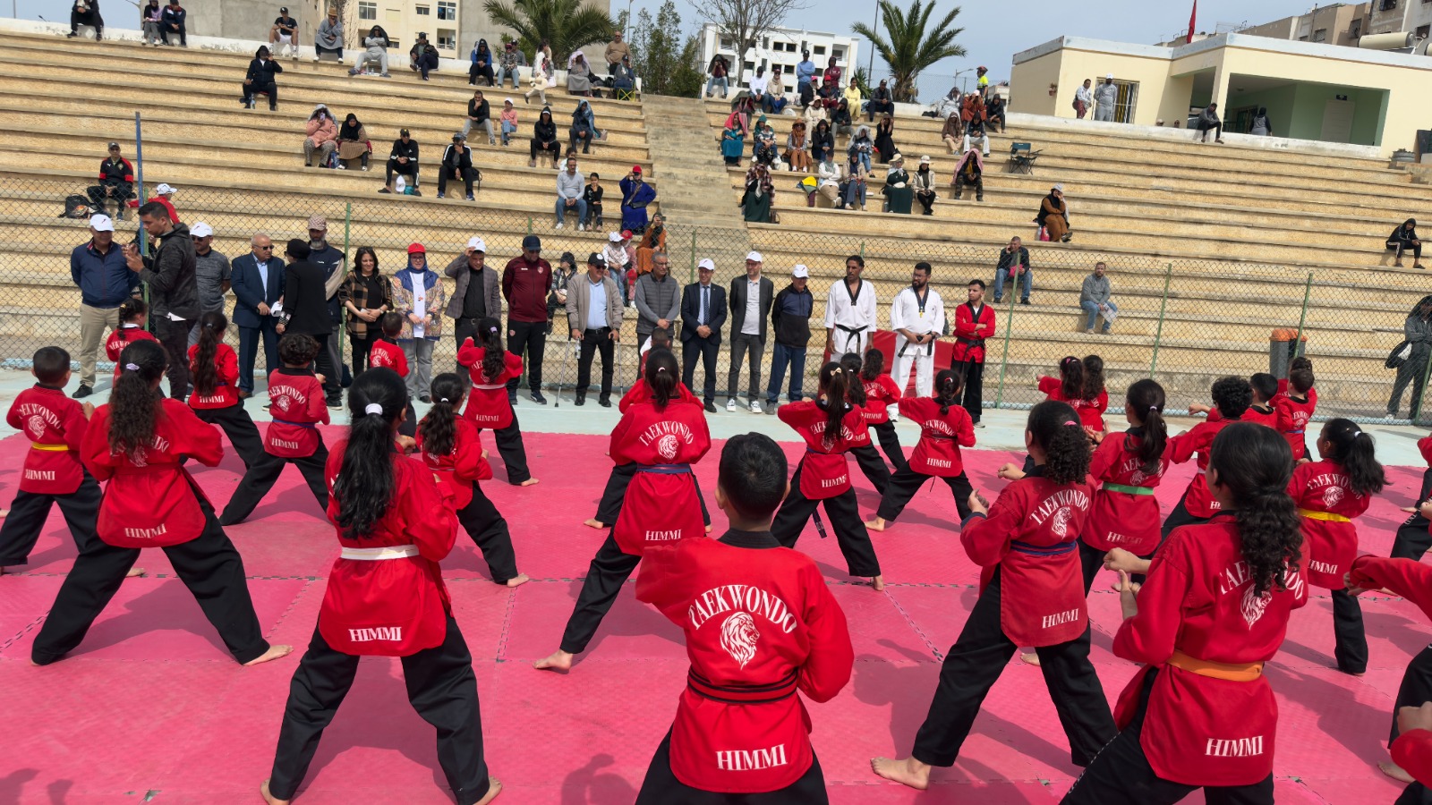 أنشطة رياضية متنوعة احتفالا باليوم العالمي للرياضة (صور)