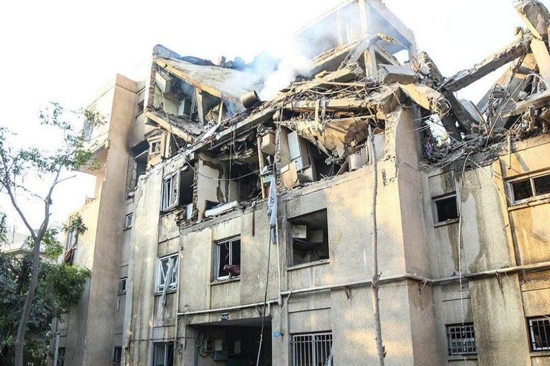 حوالي 200 طائرة إسرائيلية تقصف إيران .. وطهران تعلن مقتل رئيس هيئة الأركان