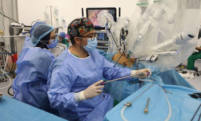 إجراء أول عملية جراحة باطنية بمساعدة روبوت بالدار البيضاء