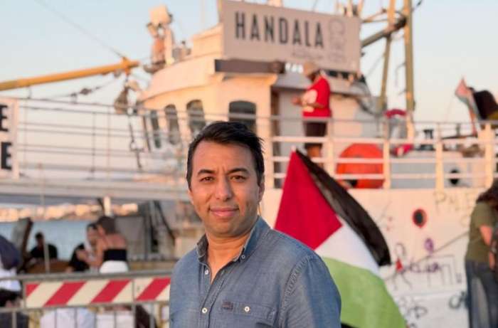 إسرائيل تفرج عن الصحافي المغربي محمد البقالي بعد احتجازه في عرض البحر