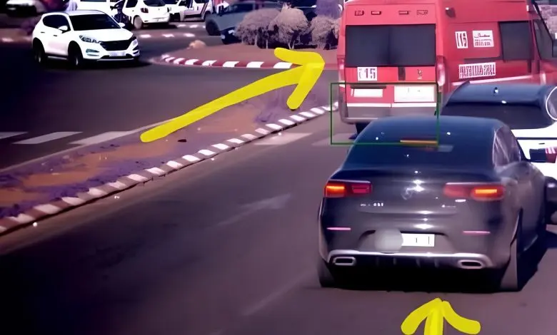 الجديدة.. سائق سيارة يتوصل بغرامة 400 درهم بعد فسح المجال لمرور سيارة الإسعاف!