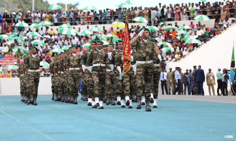 تجريدة من القوات المسلحة الملكية تشارك في احتفالات الذكرى الخمسين لاستقلال جمهوية القمر الاتحادية