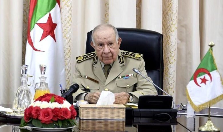 غياب الرئيس الجزائري عبد المجيد تبون عن المشهد العام يطرح أكثر من علامة استفهام .. وأنباء عن تطويق شنقريحة لمبنى التلفزيون الجزائري بالمدرعات