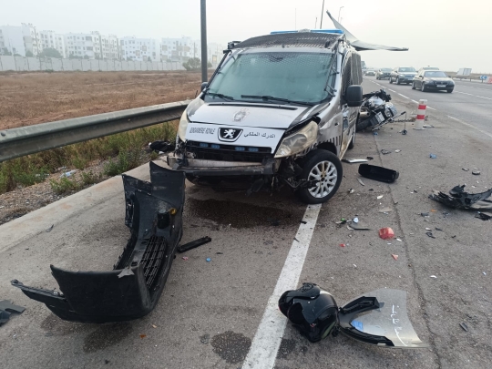 سيارة مسرعة تصطدم بسد قضائي وتُخلّف خسائر جسيمة بتيط مليل