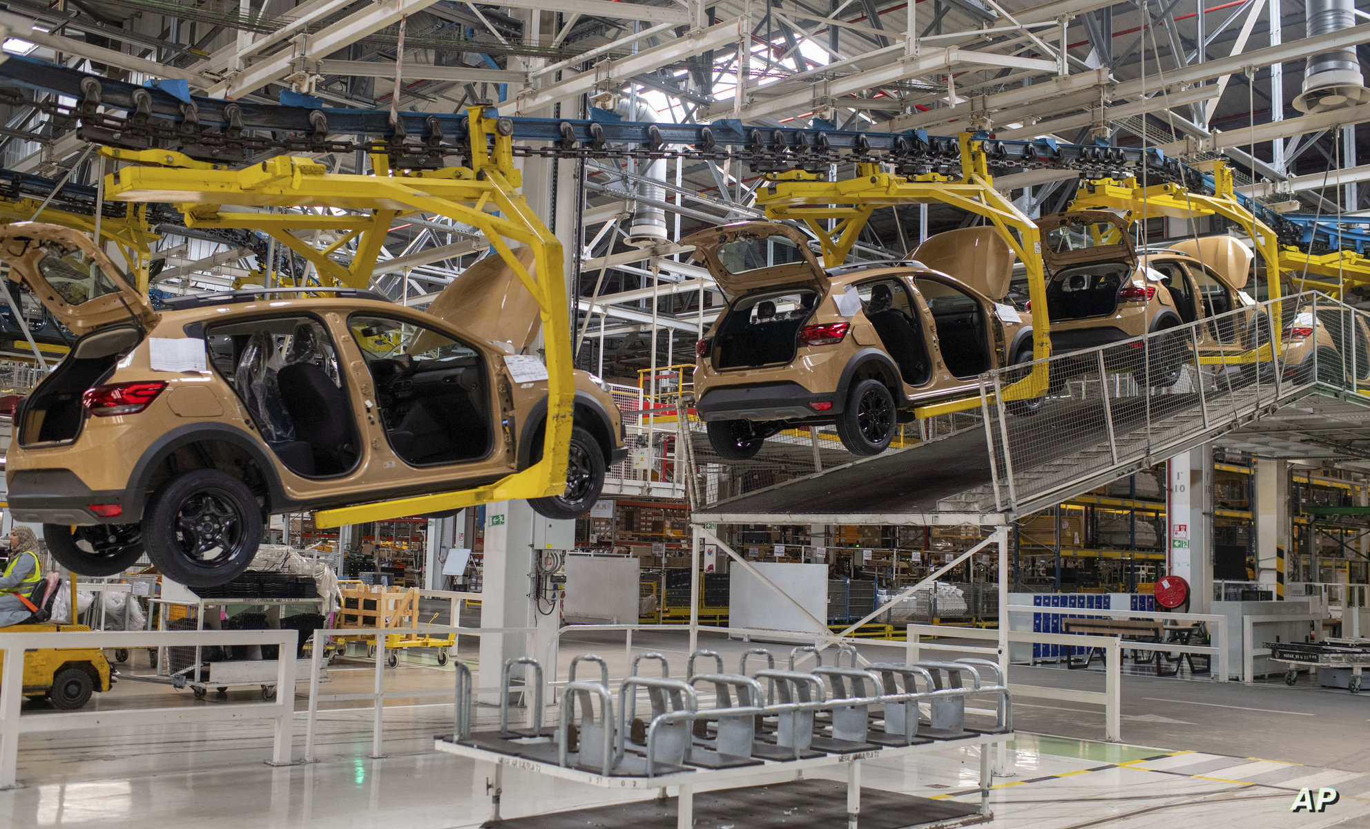 المغرب يتربع على عرش صناعة السيارات بإفريقيا بأكثر من 700 ألف وحدة سنوياً