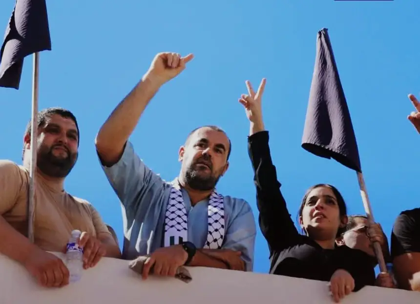 ناصر الزفزافي يصدم أعداء الوطن معبراً عن وطنيته  بتصريح ناري من فوق سطح منزل أسرته