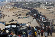 دمار وخراب كامل.. ألوف النازحين يهرعون لتفقد أطلال منازلهم بعد وقف إطلاق النار في غزة