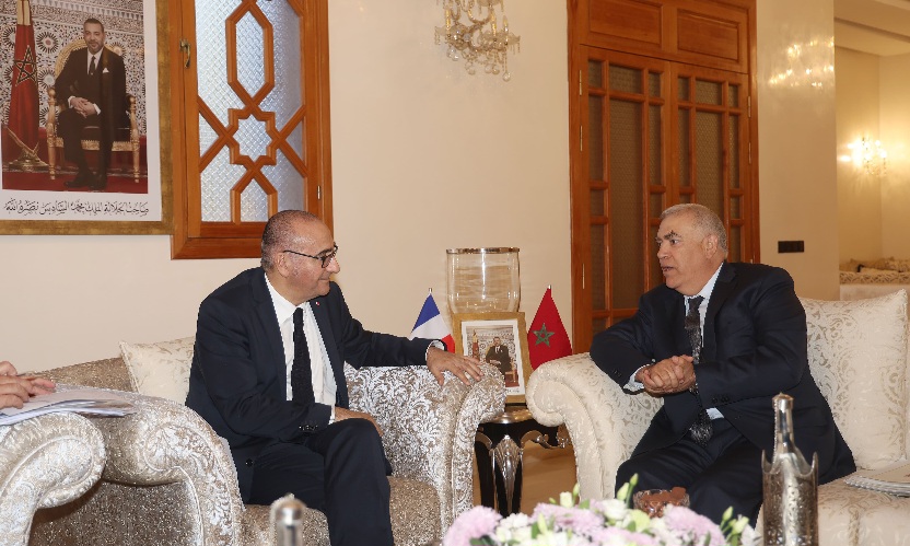 وزير الداخلية الفرنسي يشيد بـ 