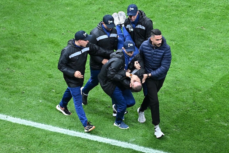 المديرية العامة للأمن الوطني تفند شائعة وفاة حارس بمركب مولاي عبد الله خلال نهائي 