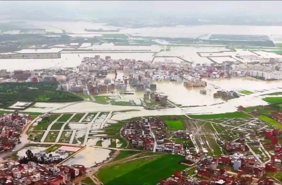 النيابة العامة تفتح تحقيقا حول مقاطع فيديو مفبركة تزعم تكبد خسائر جسيمة بمدينة القصر الكبير