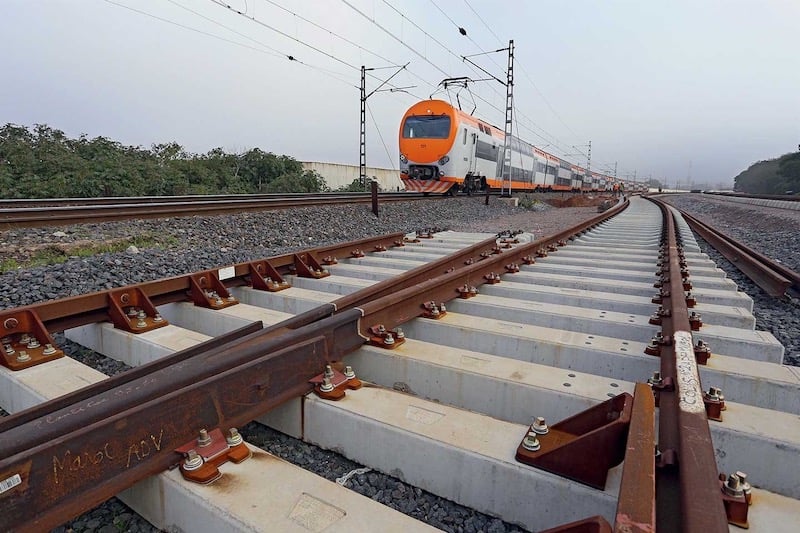 تساقطات مطرية غزيرة تؤثر على حركية سير بعض القطارات في المغرب