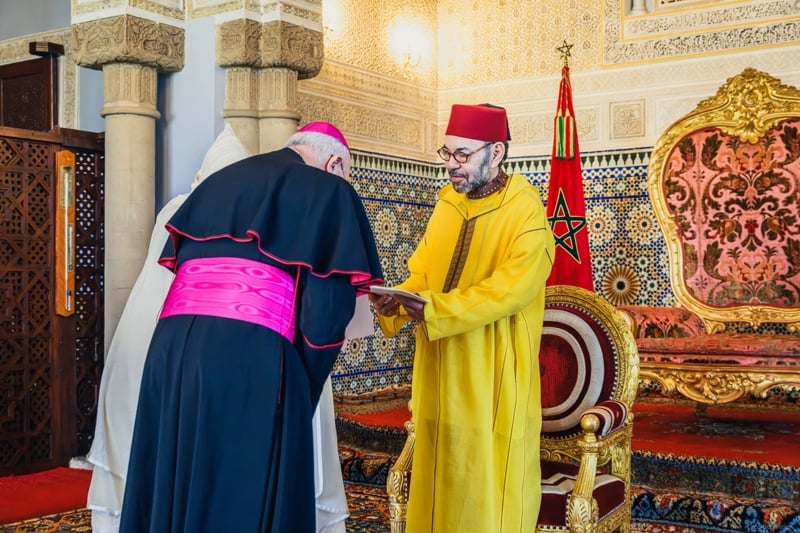 الملك محمد السادس يتسلم أوراق اعتماد سفراء 21 بلداً