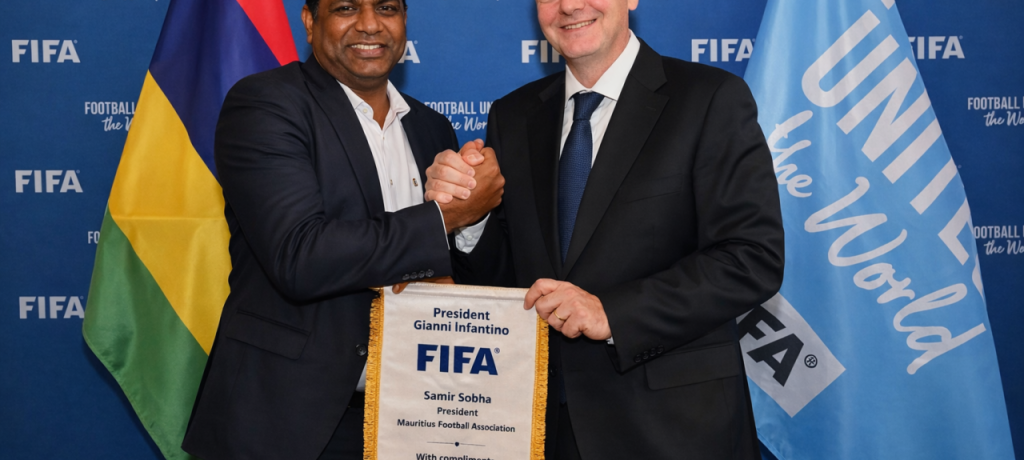 مسؤول بارز في 