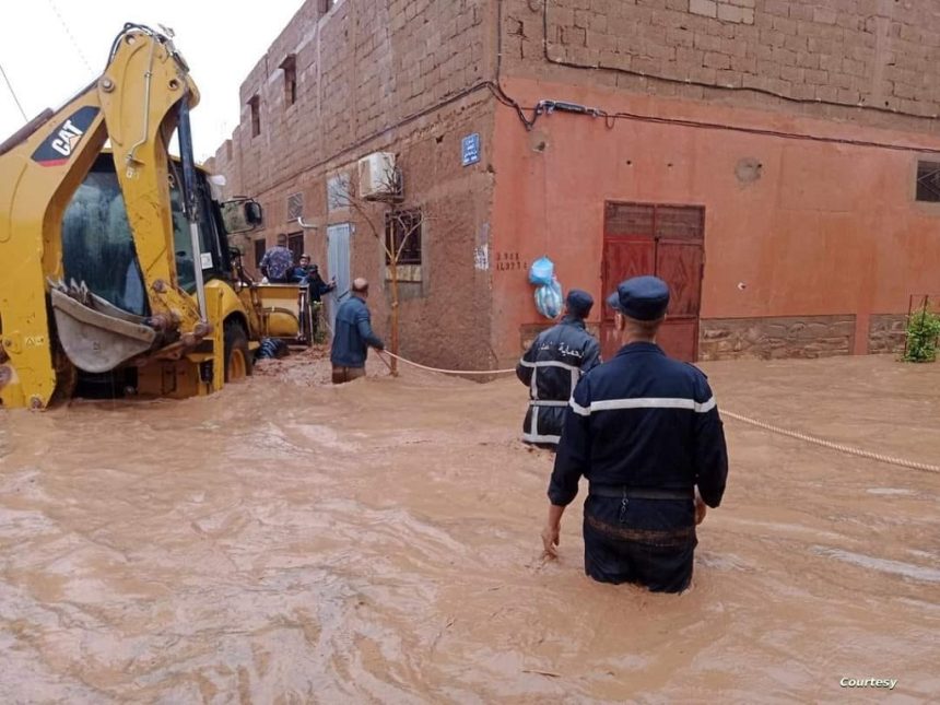 نظام العسكر الجزائري يهدد بملاحقة مصوري الفيضانات