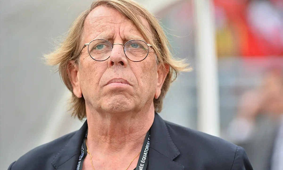 كلود لوروا يتراجع عن تصريحاته ويعتذر.. المغرب يستحق اللقب