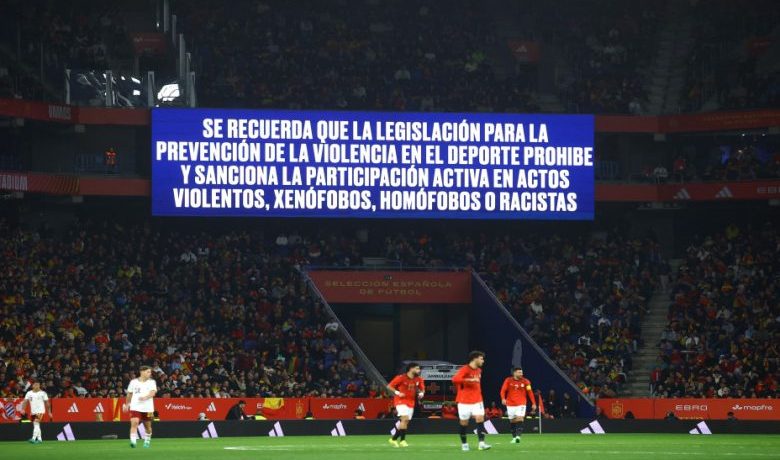 فيفا يفتح تحقيقاً تأديبياً ضد إسبانيا بسبب هتافات عنصرية خلال مباراة ودية