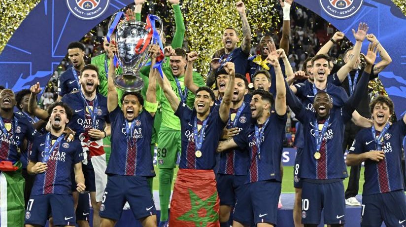 أشرف حكيمي يُتوَّج رفقة نادي باريس سان جيرمان الفرنسي بلقب دوري أبطال أوروبا للمرة الثانية على التوالي