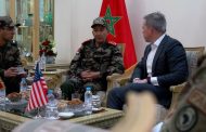 بتعليمات ملكية.. المفتش العام للقوات المسلحة الملكية يتباحث مع وزير الجيش الأمريكي بأكادير