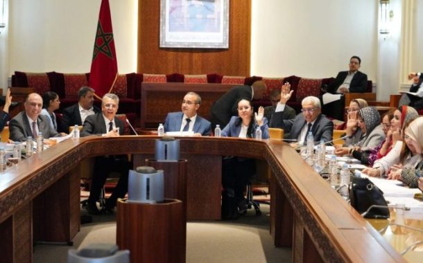 لجنة العدل والتشريع تصادق على قانون المحاماة وإبقاء شرط 
