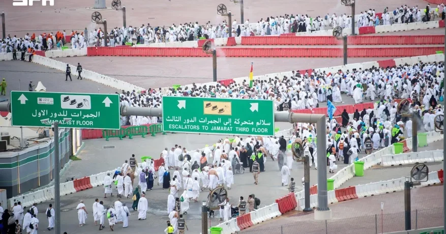 مشعر منى يستقبل طلائع الحجاج لرمي جمرة العقبة يوم النحر وسط إجراءات تنظيمية وصحية مكثفة