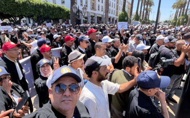 جمعية هيئات المحامين بالمغرب ترفع سقف التصعيد وتعلن برنامجا احتجاجيا مفتوحا ضد مشروع القانون 66.23