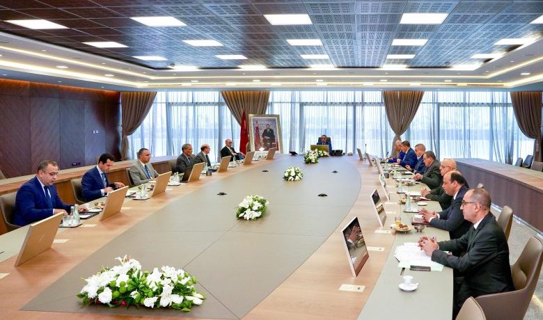 عبد اللطيف حموشي يترأس اجتماع عمل استراتيجي لوضع خارطة طريق جديدة لأمن الملاعب الرياضية