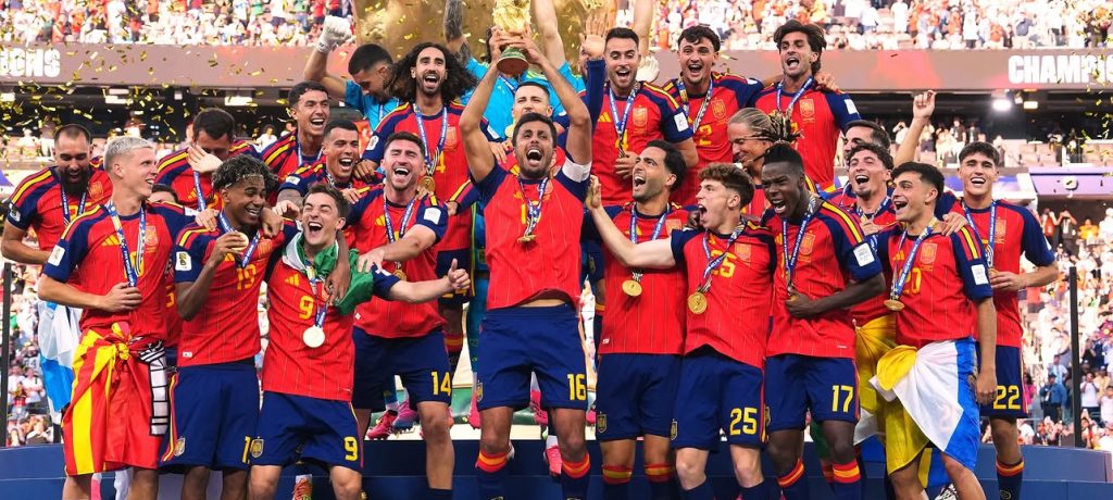 مونديال 2026.. المنتخب الإسباني لكرة القدم يرفع كأس العالم للمرة الثانية في تاريخه (صور)