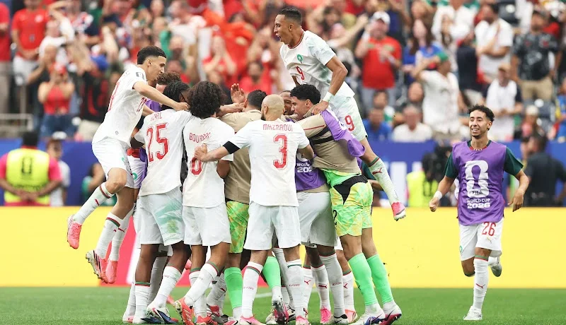 أسود الأطلس إلى ربع النهائي.. المغرب يعبر كندا بثلاثية نظيفة ويواصل الحلم المونديالي
