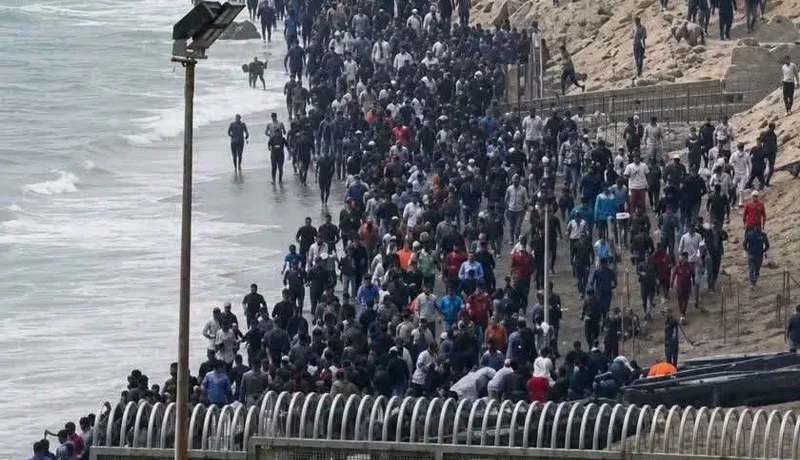 مطاعم ومقاهي بمدينة مرتيل تفقد عمالها بعد محاولتهم الهجرة جماعيا نحو مدينة سبتة المحتلة