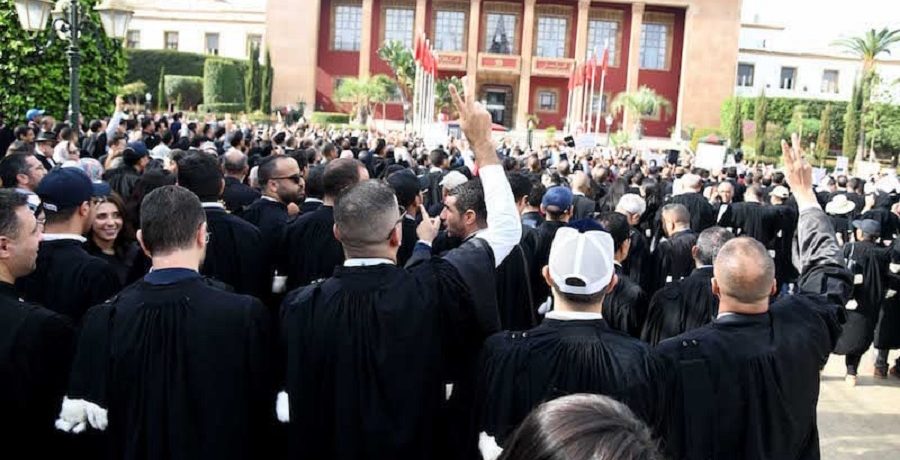 المحامون المغرب ينتفضون في وجه قانون المهنة ويرفضون 