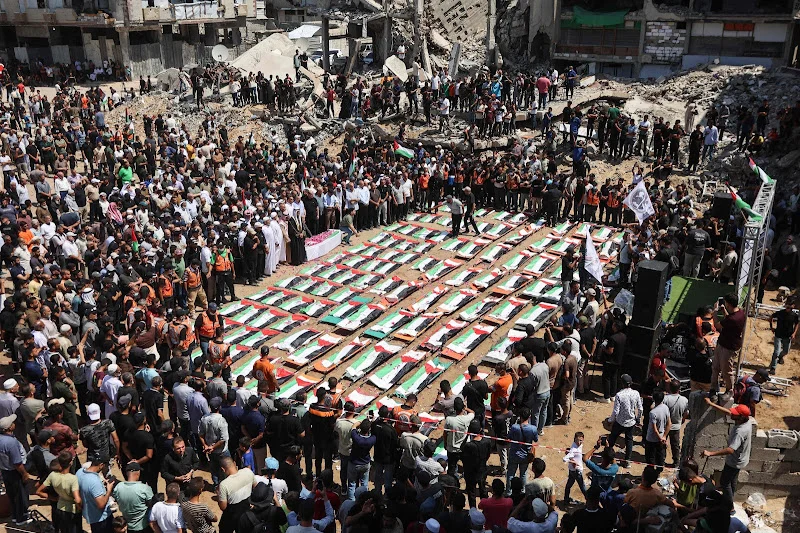 جنازة مهيبة لـ112 فردا من عائلة واحدة  بمدينة غزة بعد ثلاثة أعوام تحت الركام