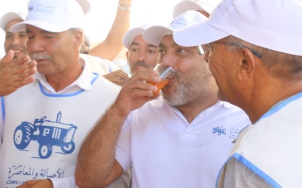 عثمان بادل مرشح حزب الأصالة والمعاصرة بسطات في جولة بأولاد مراح تلقى كل الدعم والترحيب