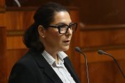المنصوري تتعهد بتعزيز القدرة الشرائية ومحاربة الفساد ورفع معاشات التقاعد